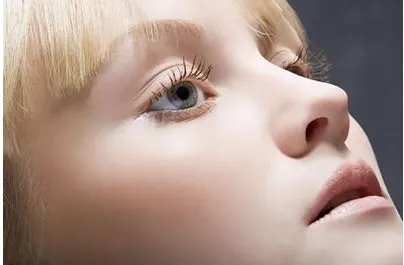 柠檬片敷脸去斑吗