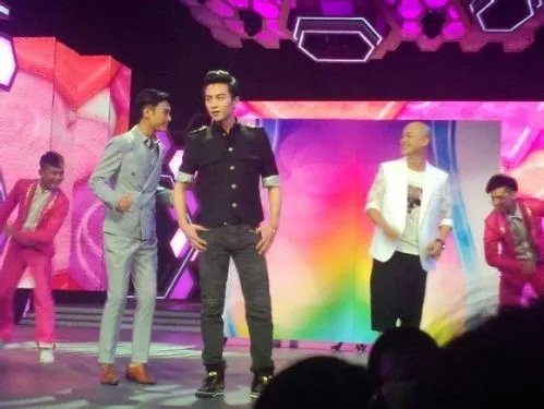 赵丽颖陈晓公开恋情快乐大本营 分手内幕曝光