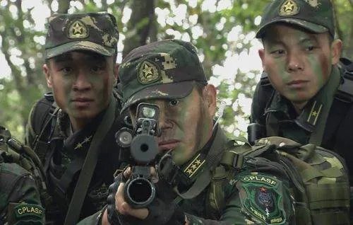 特种兵杨建松用刀削去手上老茧继续训练，中国特种兵是一个怎样的存在？