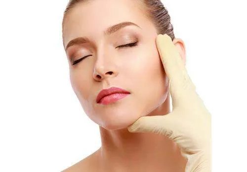 16岁女孩花400万整容200多次,结果整成啥样了?