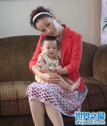 何琳陈坤的结婚照曝光,默认是陈坤儿子优优的生母