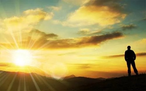 广东罕见病女孩用筷子打字激励病友笑对人生，你如何看待她这种生活方式？