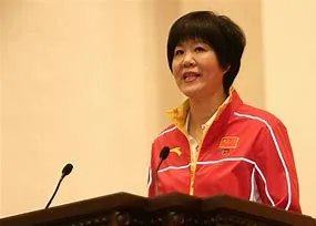 郎平确认带队至东京奥运会结束,她是不是一名尽职尽责的教练?