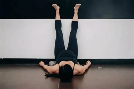 靠墙90度瘦腿原理（含姿势图）