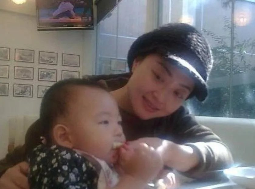 原华老公是谁 她的现任丈夫是一位圈外人