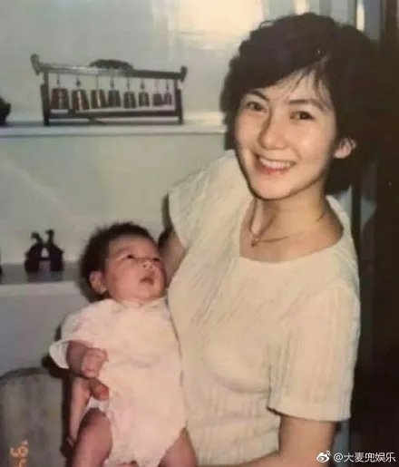 程晓玥妈妈郭敬红什么病去世 程晓玥母亲是做什么工作的血统资料