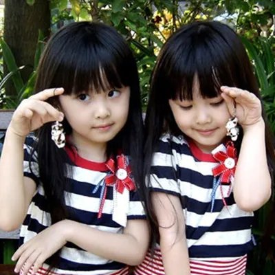 网友大赞台湾双胞胎姐妹图片清新甜美 两人被称为台湾邓波尔