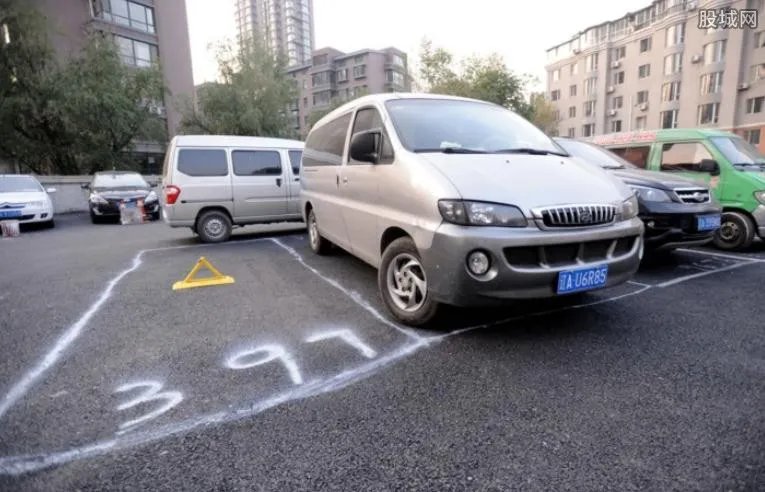 沈阳现女神停车位 这究竟是梦还是事实