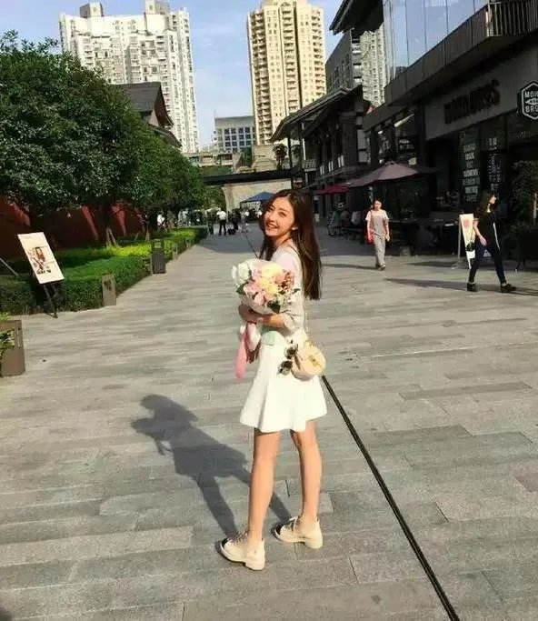 王思聪豆得儿逛街问题你怎么看？