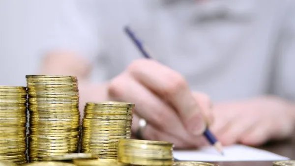 义务教育教师工资被拖欠可举报,举报途径在哪里?