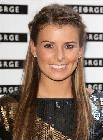 鲁尼转会埃弗顿多少费用 鲁尼的妻子科琳资料照片