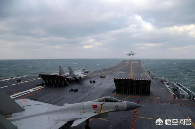 歼15起飞时后面竖起的挡板作用是什么？有何特殊要求？