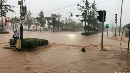 歙县高考语文因暴雨延期,现场的水情到底有多严重?