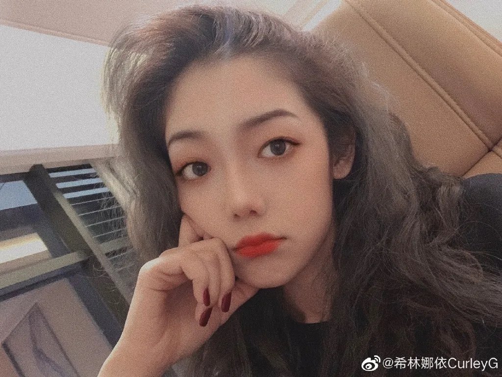 希林娜依高为什么说自己是北京人 她今年多大了