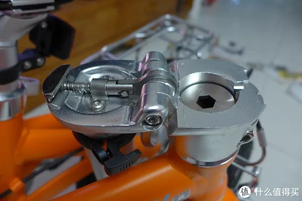 #乐骑天下# 公交通勤爱车：Langtu 狼途 14寸折叠车 开箱&后货架安装