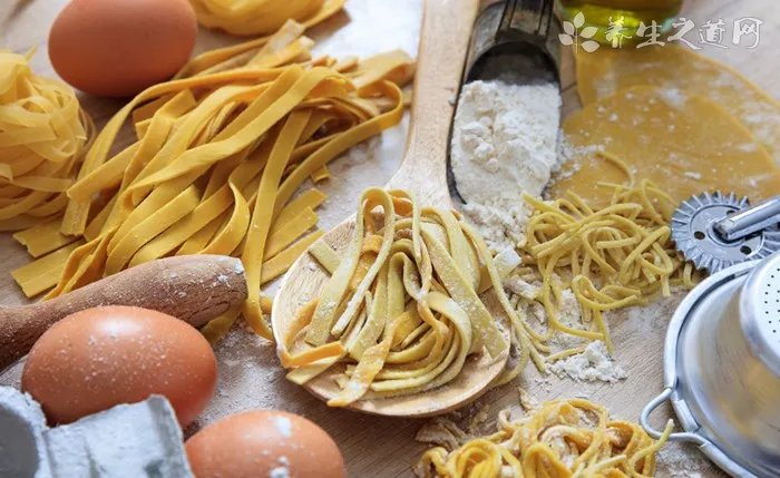 本日穿衣配色：2021年8月11日五行穿衣颜色指南