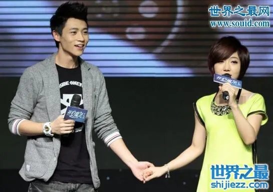 洪辰和魏晨的结婚照曝光,帮帮唱擦出默契火化