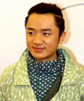 王祖蓝王祖贤什么关系？