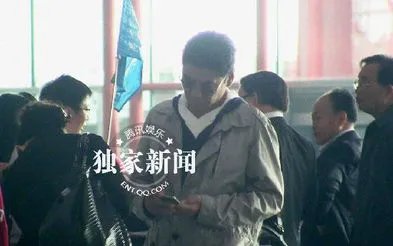 屠洪刚现任妻子个人资料 少有的“硬汉子派”男歌星