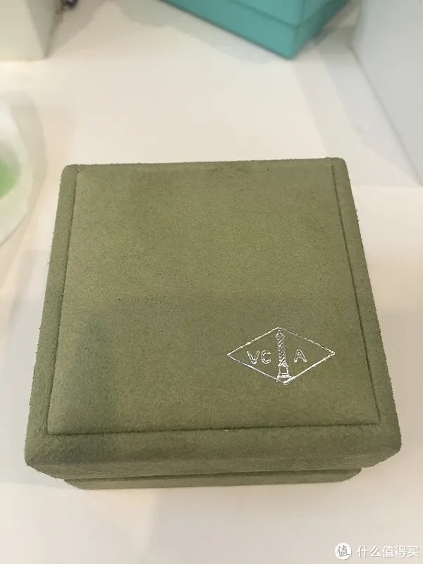 一个短脖女的项链世界——真人兽深度解毒