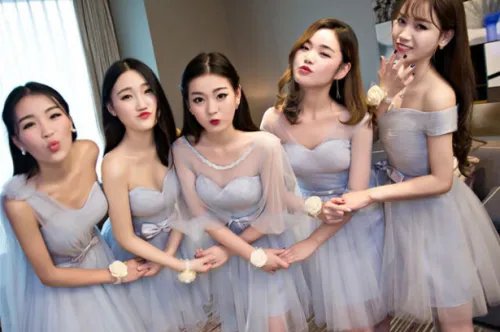 当伴娘穿什么衣服比较合适 伴娘可以穿平常衣服去么