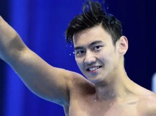 如何看待宁泽涛拍游泳课程拍出天价来救治先心病患儿？