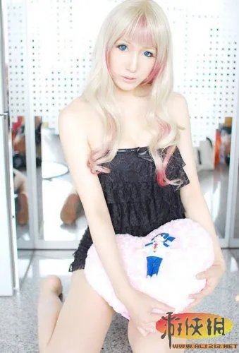 女王控的最爱 性感绝美的雪莉露cosplay