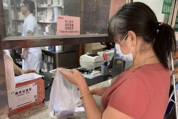 三地疫情遇到同一问题,为何大连疫情会迅速得到控制?