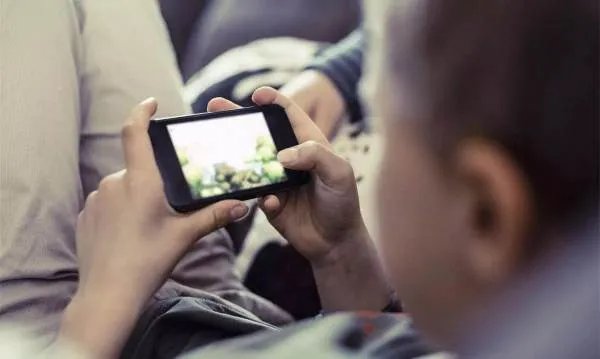 法院认定未成年人直播打赏无效,你怎么看?