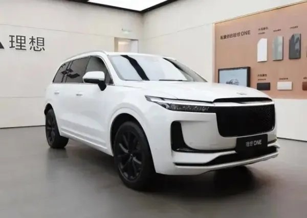 理想汽车突然降价遭车主集体投诉,这算是欺骗消费者吗?