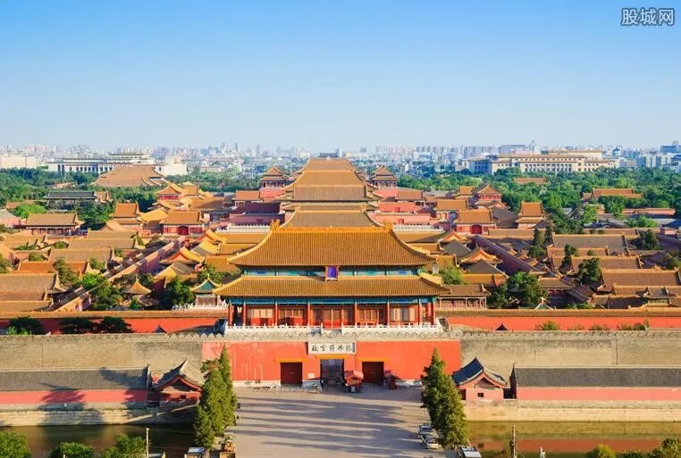 开车进故宫女子身份 她真的是研究生学历吗