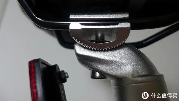 #乐骑天下# 公交通勤爱车：Langtu 狼途 14寸折叠车 开箱&后货架安装