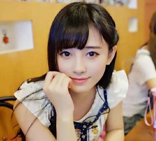 80后现实美女生活照同一个人的 不要明星等人。