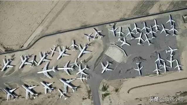 因疫情美国交通瘫痪,超400架飞机停满荒漠,堪称“飞机墓场”,如何评价?