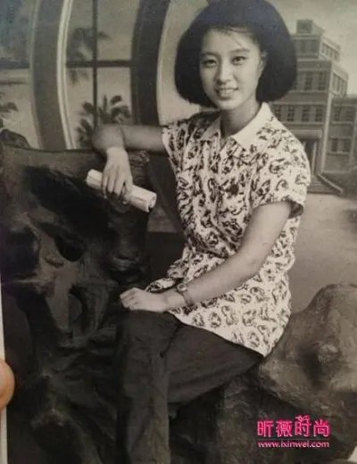 范冰冰家族照曝光:个个相貌出众最美竟是她(图)