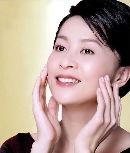 刘嘉玲档案资料大全 “红牌女王”的传奇经历