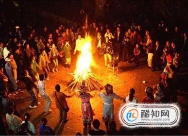 彝族火把节的来历故事 彝族火把节的来历和传说