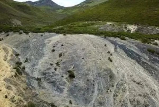 上万年钙化滩遭游客踩踏，一旦被破坏还有被修复的可能吗？