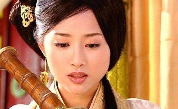 卫子夫王灵低调嫁给圈外老公恩爱如初,他们是有多恩爱?