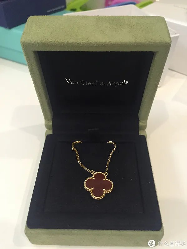 一个短脖女的项链世界——真人兽深度解毒