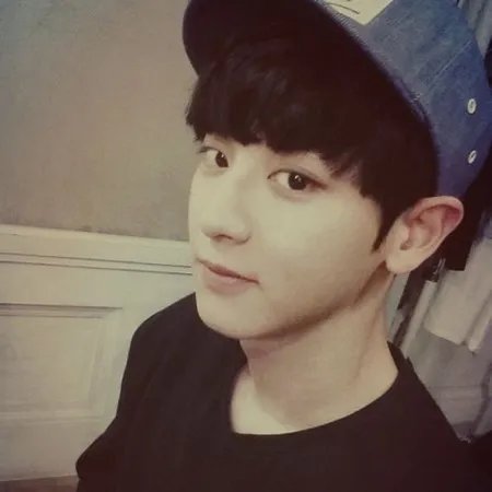 灿烈喜欢杨幂怎么回事 揭秘灿烈遭观众砸水瓶事件