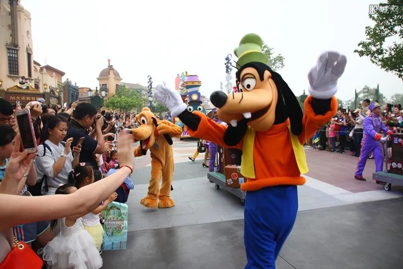 香港迪士尼乐园关闭 重开不满一个月