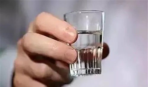 女职员饭局后死亡