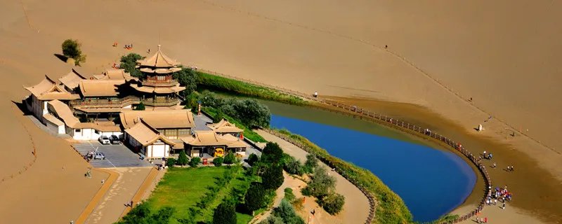 月牙泉位于甘肃省的哪个市 月牙泉位于哪里