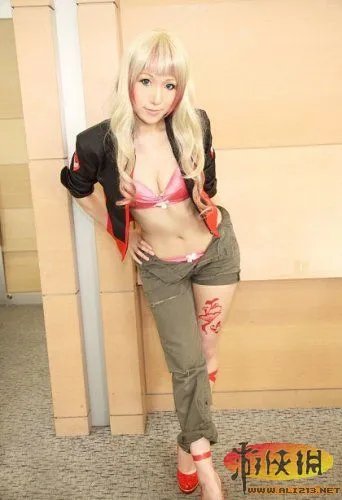 女王控的最爱 性感绝美的雪莉露cosplay