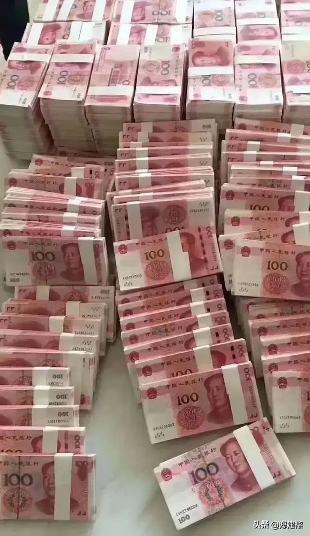 大龄剩女去做房产中介，看到谁买房赶紧贴上去，是不是更好嫁掉？