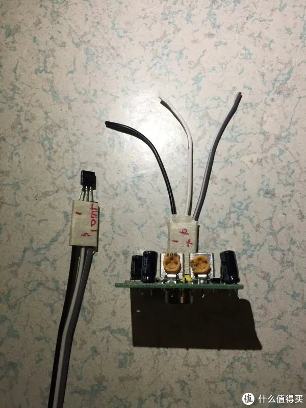 2.8元的酷毙灯改成人体红外感应夜灯