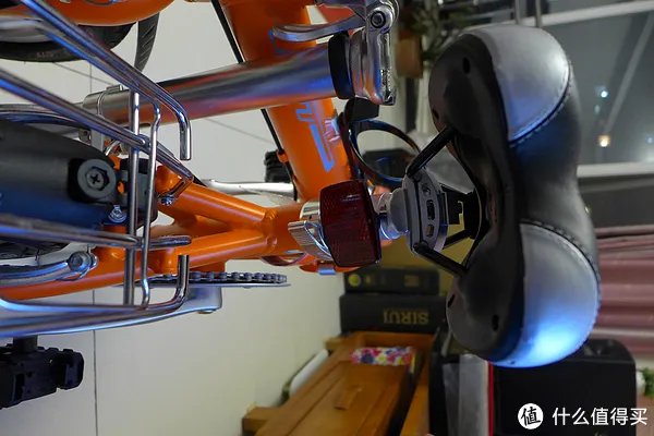 #乐骑天下# 公交通勤爱车：Langtu 狼途 14寸折叠车 开箱&后货架安装