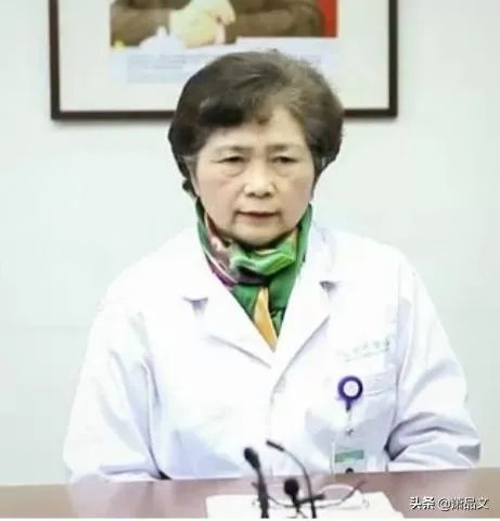 同一航班51人确诊!中国籍归国免费治疗。你怎么看?