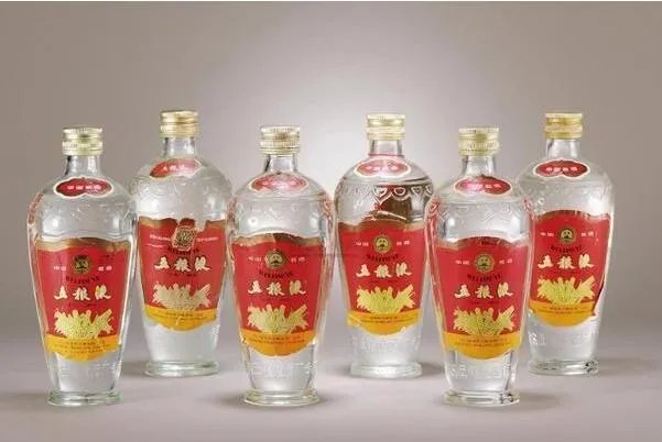 五粮液存14年成空瓶:瓶中酒不翼而飞,官方解释倒置问题